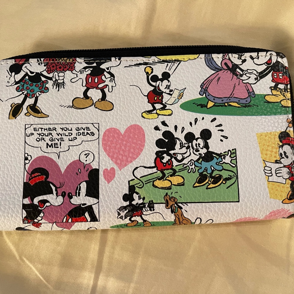 Disney Mickey and Minnie Mouse Comic Print Wallet